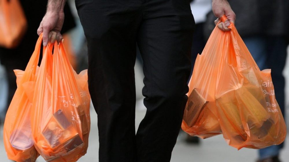 Kujdes, nga 1 korriku nisin kontrollet dhe gjobat per qeset plastike